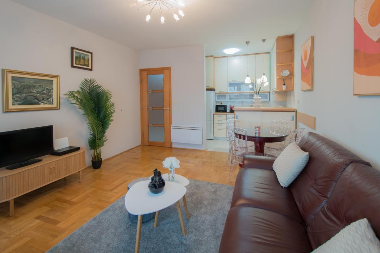 City Nest Apartment Podgorica Kültér fotó