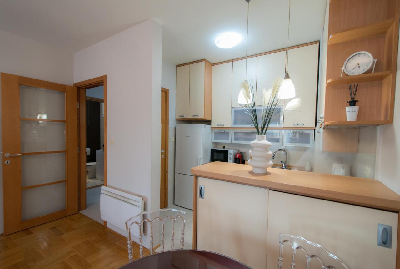 City Nest Apartment Podgorica Kültér fotó